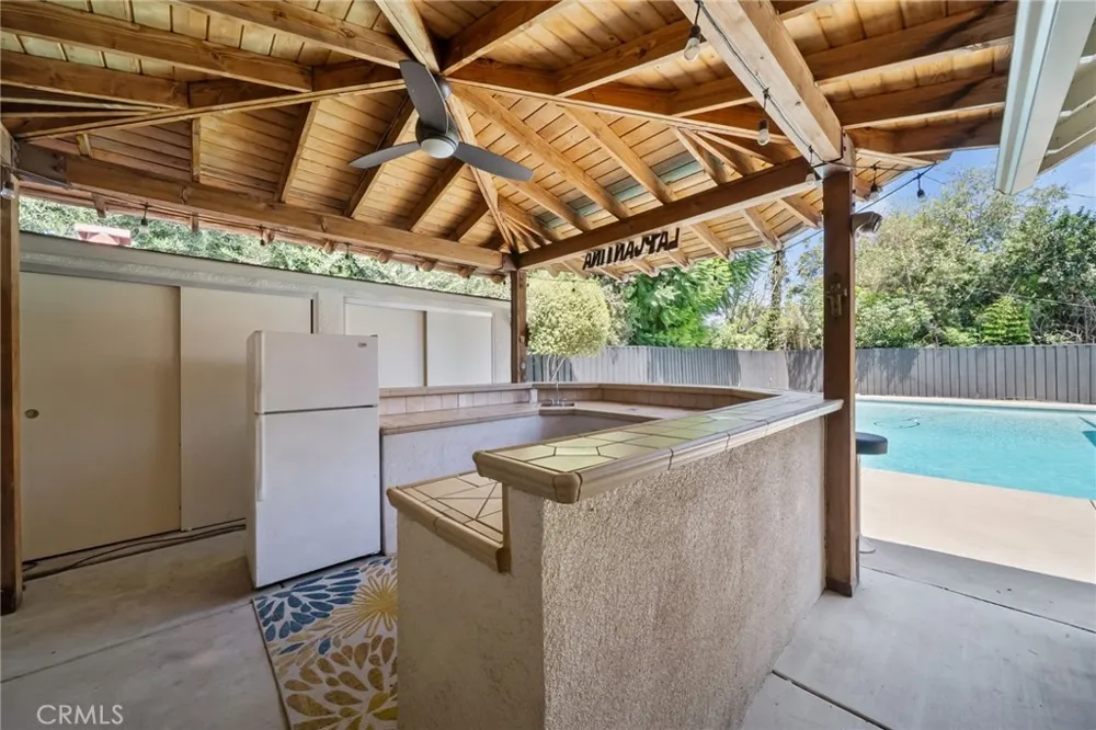 6951 Chisholm Van Nuys, CA 91406