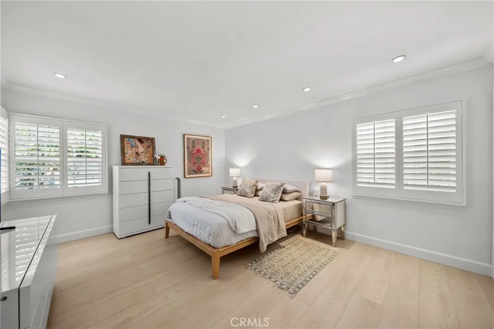 6951 Chisholm Van Nuys, CA 91406