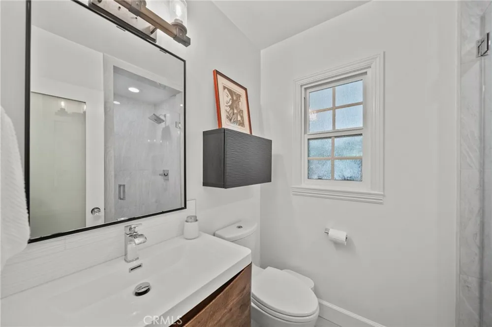 6951 Chisholm Van Nuys, CA 91406