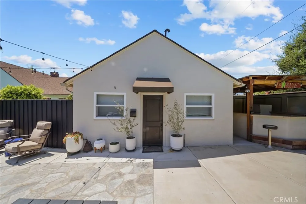 6951 Chisholm Van Nuys, CA 91406