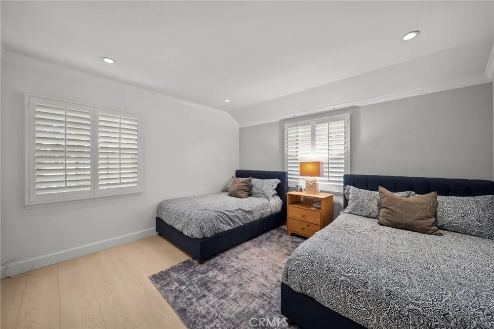 6951 Chisholm Van Nuys, CA 91406