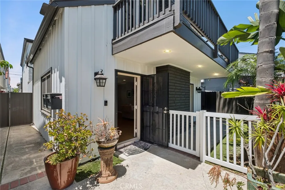 415 Goldenrod Corona del Mar, CA 92625