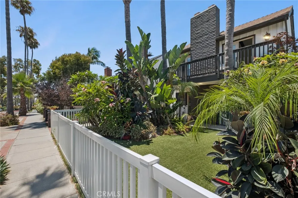 415 Goldenrod Corona del Mar, CA 92625