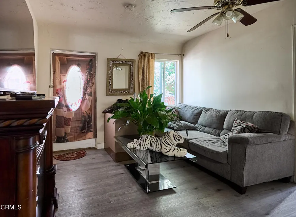 6362 Arbutus Avenue Huntington Park, CA 90255