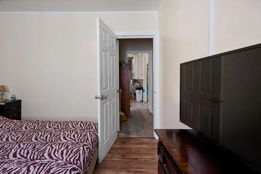 6362 Arbutus Avenue Huntington Park, CA 90255