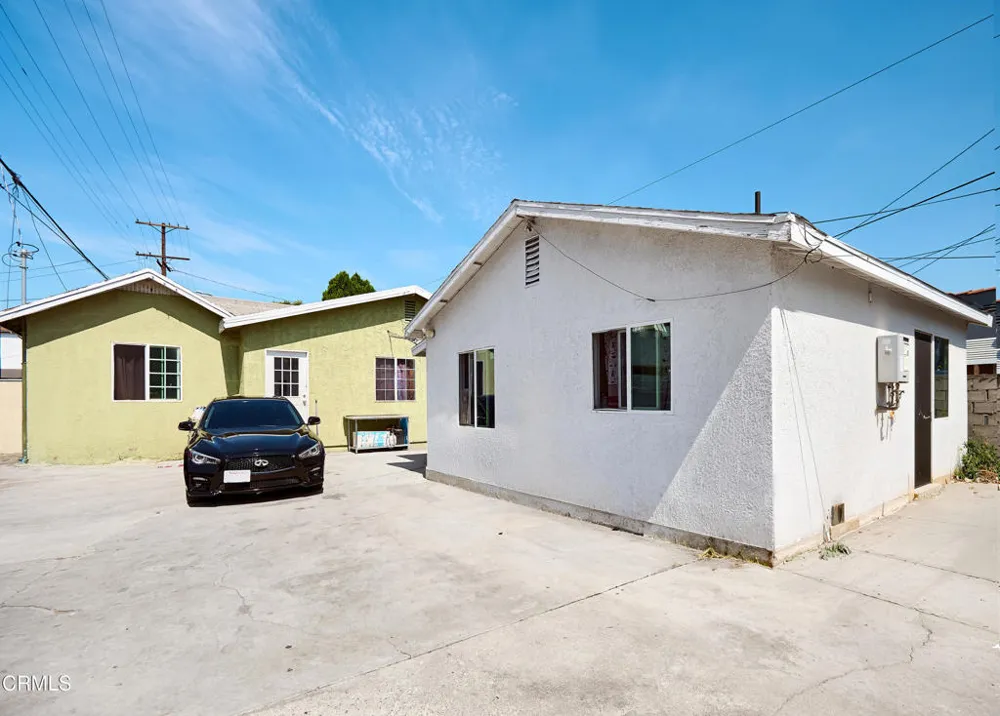 6362 Arbutus Avenue Huntington Park, CA 90255