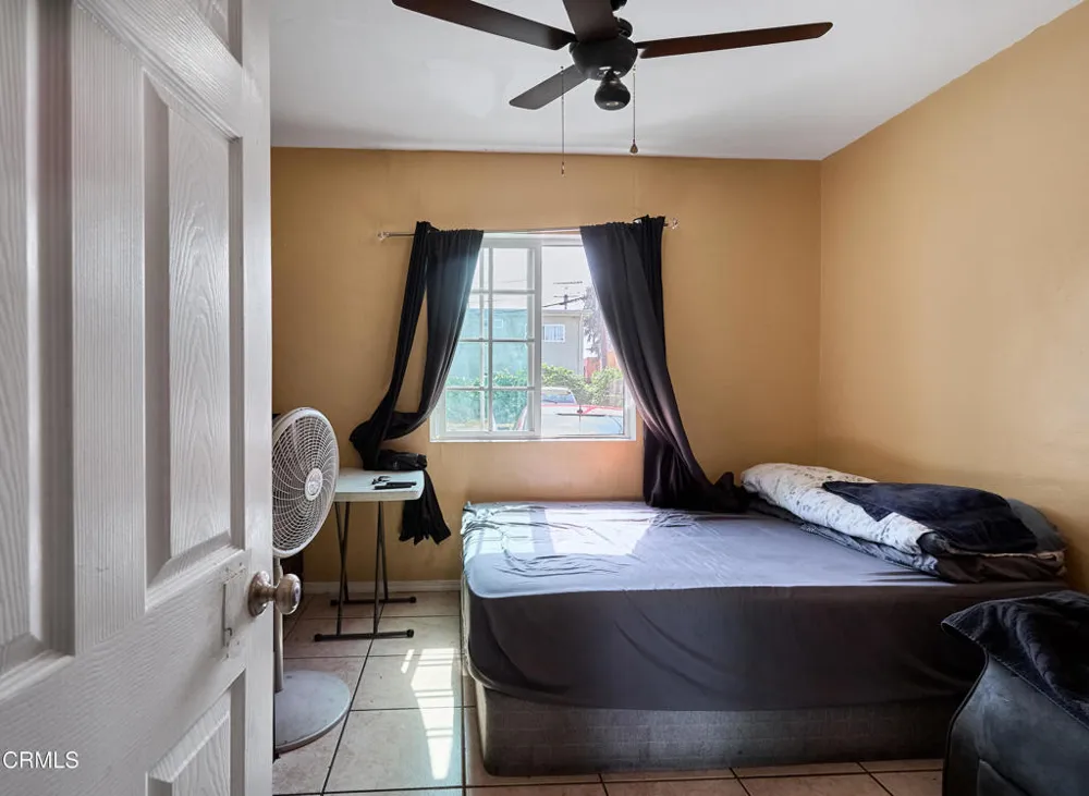 6362 Arbutus Avenue Huntington Park, CA 90255