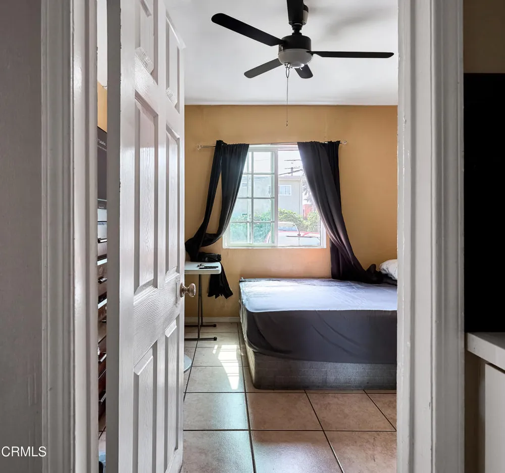 6362 Arbutus Avenue Huntington Park, CA 90255