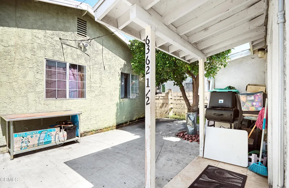 6362 Arbutus Avenue Huntington Park, CA 90255