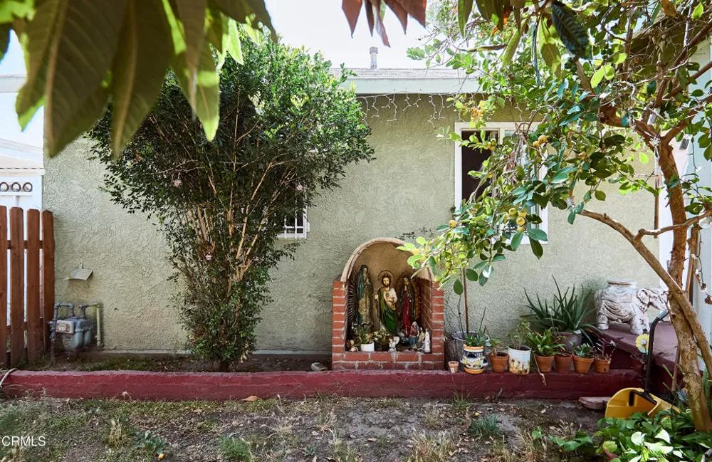 6362 Arbutus Avenue Huntington Park, CA 90255