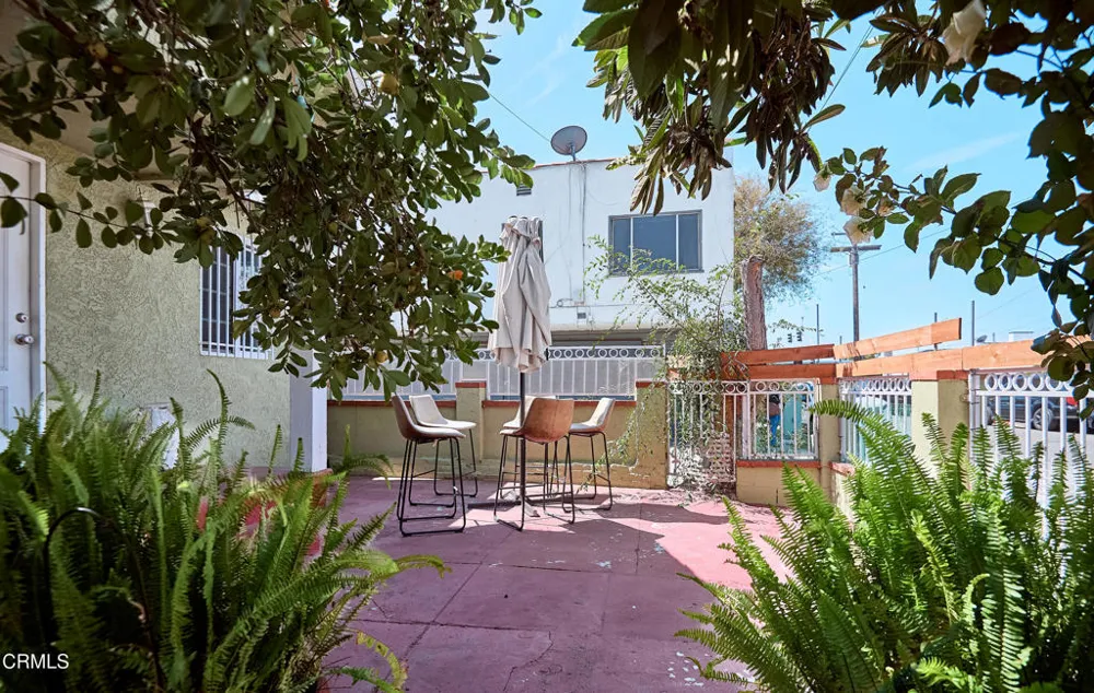6362 Arbutus Avenue Huntington Park, CA 90255