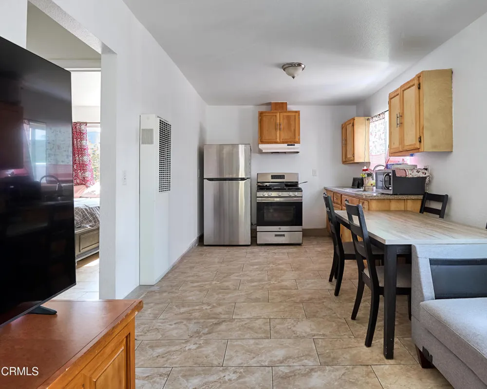 6362 Arbutus Avenue Huntington Park, CA 90255
