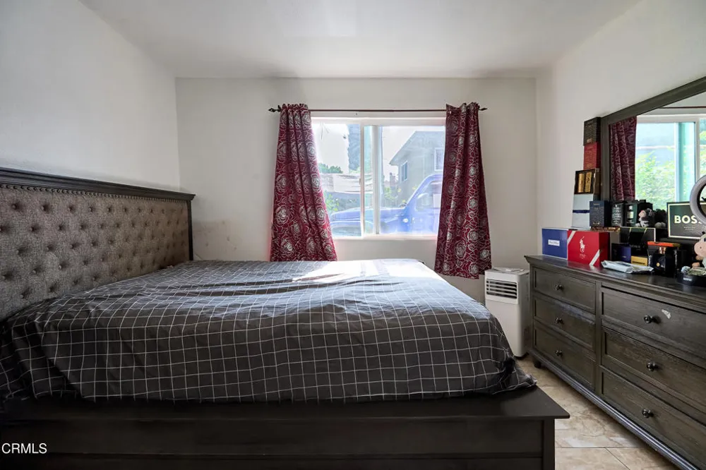 6362 Arbutus Avenue Huntington Park, CA 90255