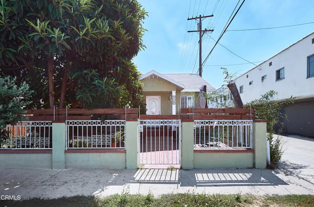 6362 Arbutus Avenue Huntington Park, CA 90255