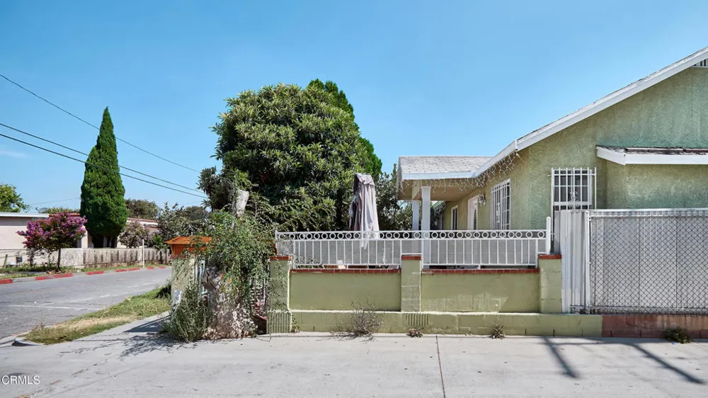 6362 Arbutus Avenue Huntington Park, CA 90255