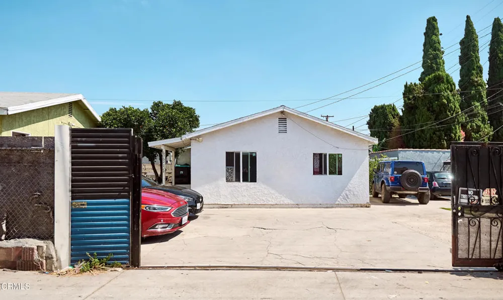 6362 Arbutus Avenue Huntington Park, CA 90255