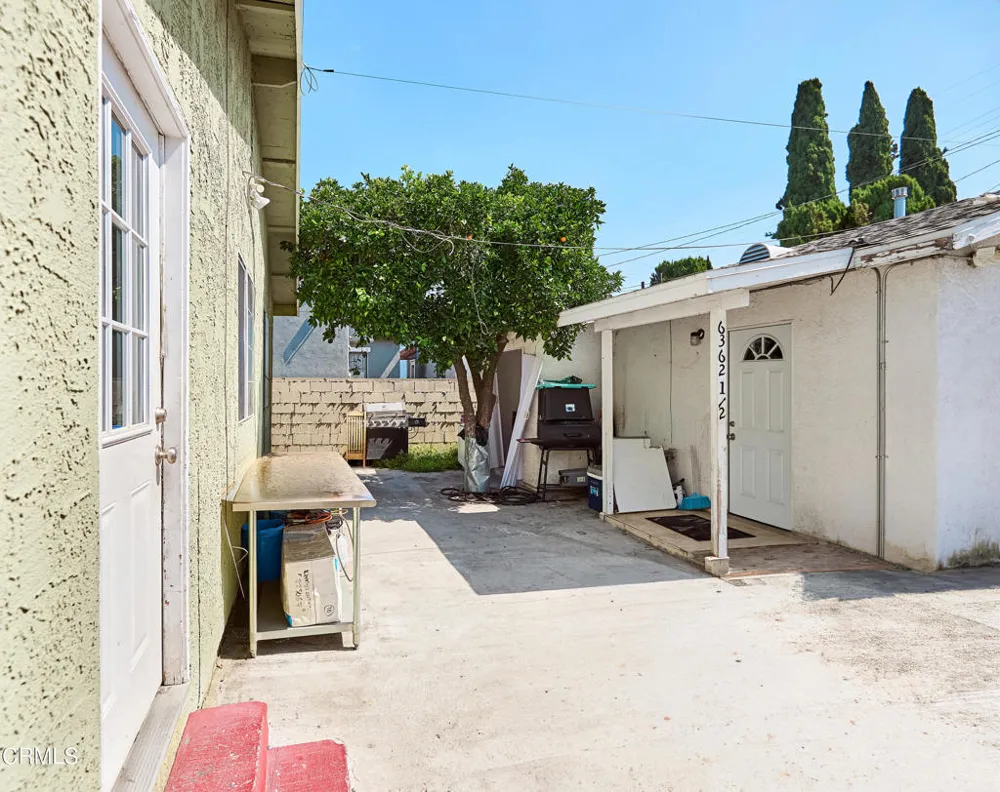 6362 Arbutus Avenue Huntington Park, CA 90255