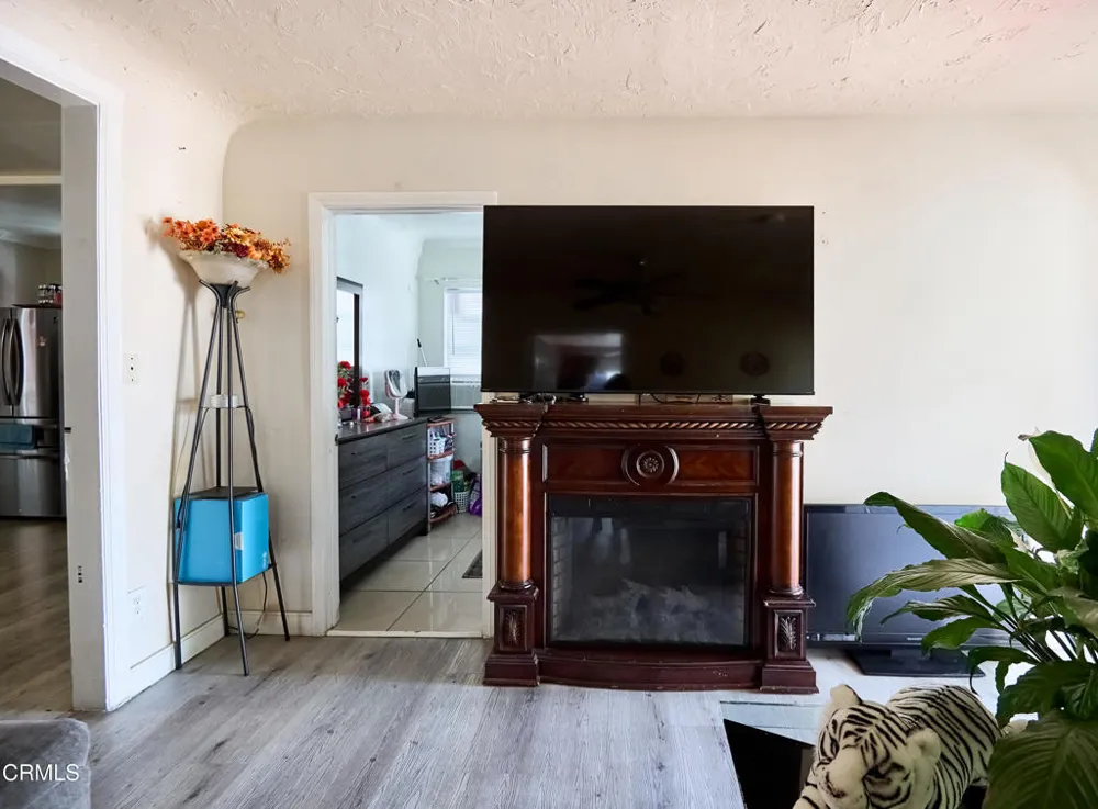 6362 Arbutus Avenue Huntington Park, CA 90255