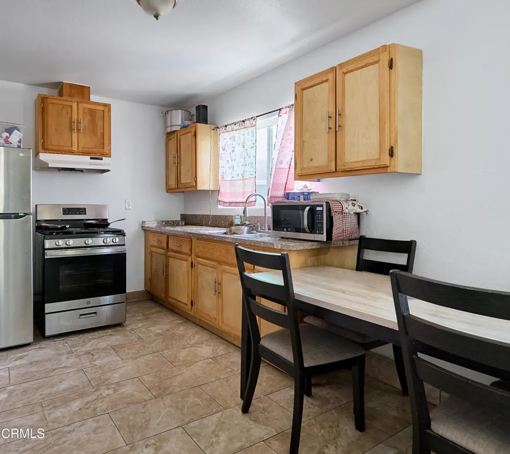 6362 Arbutus Avenue Huntington Park, CA 90255