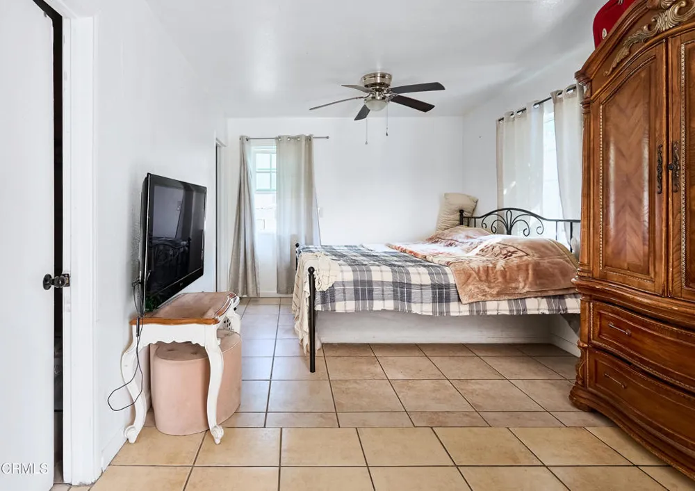 6362 Arbutus Avenue Huntington Park, CA 90255