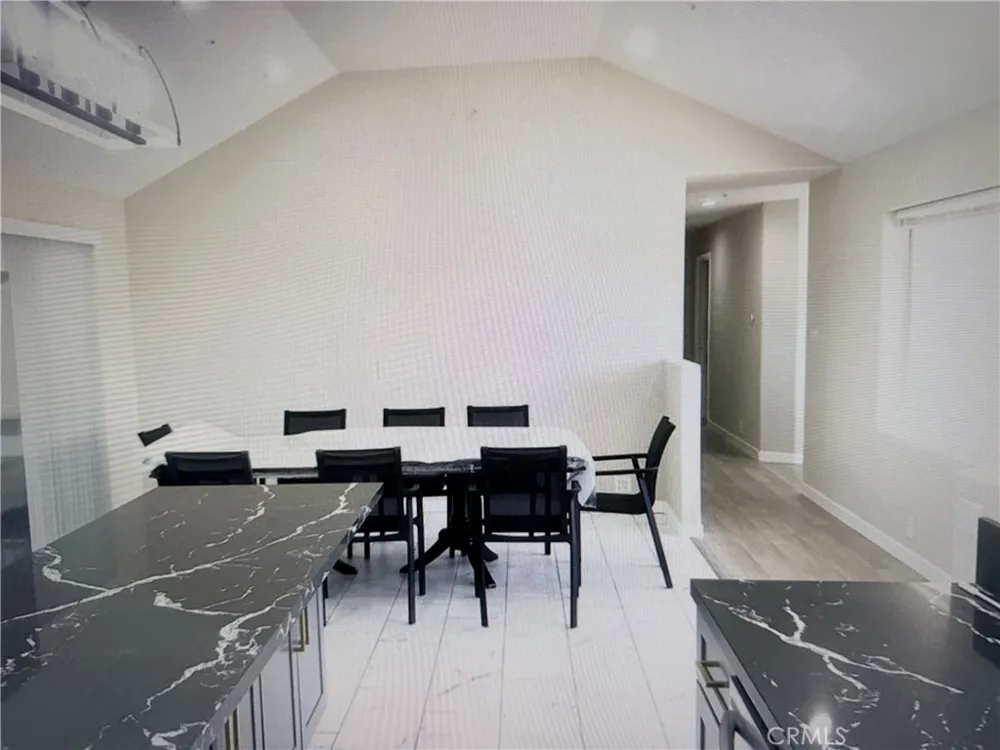 9557 Hierba Agua Dulce, CA 91390