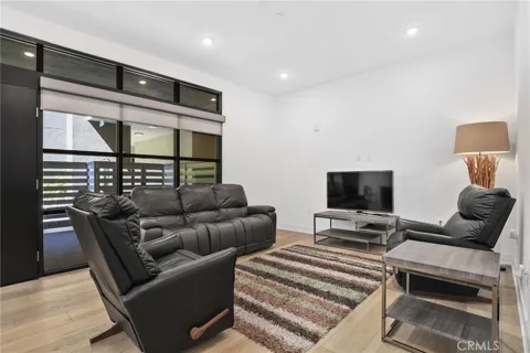 178 S Euclid Avenue #106
