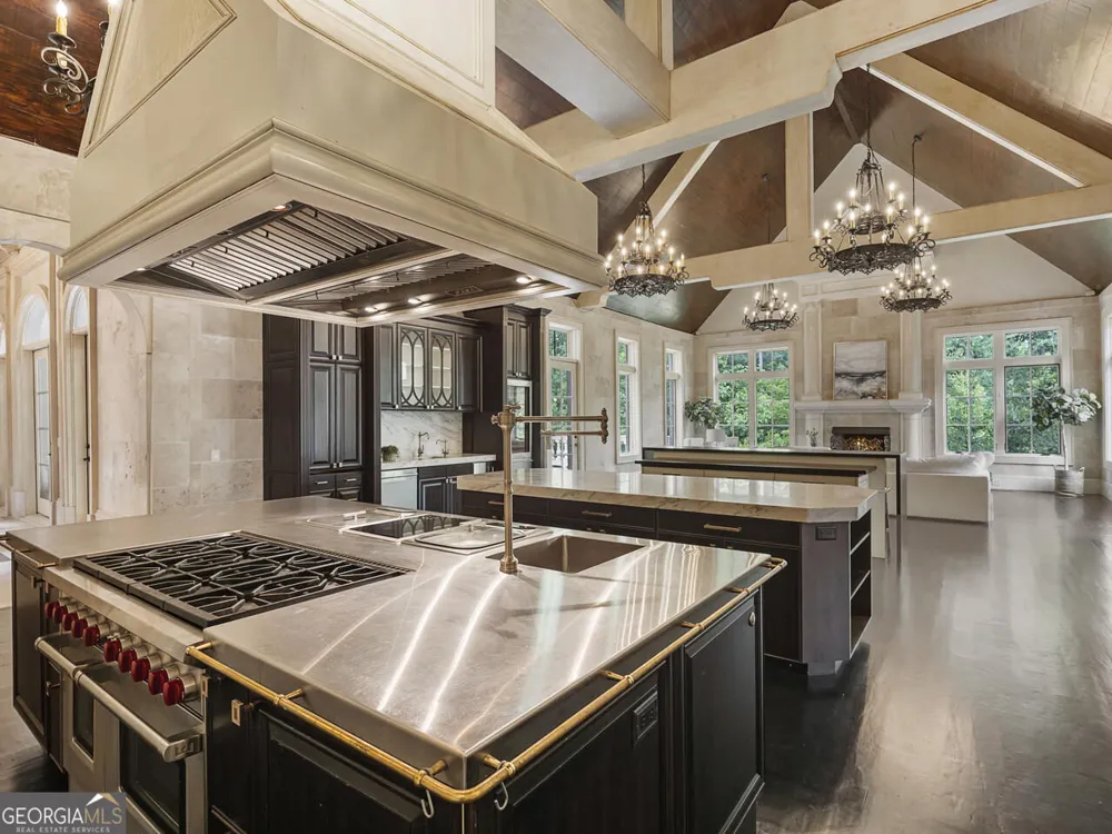 6420 Riverside DR NW Sandy Springs, GA 30328
