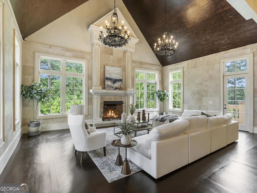 6420 Riverside DR NW Sandy Springs, GA 30328