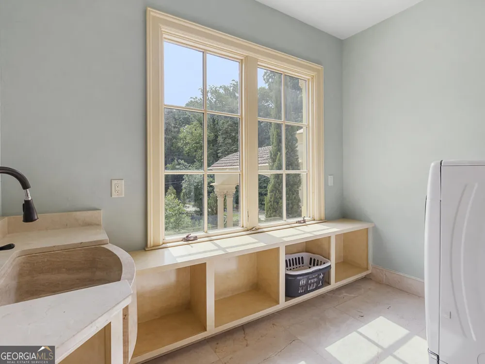 6420 Riverside DR NW Sandy Springs, GA 30328
