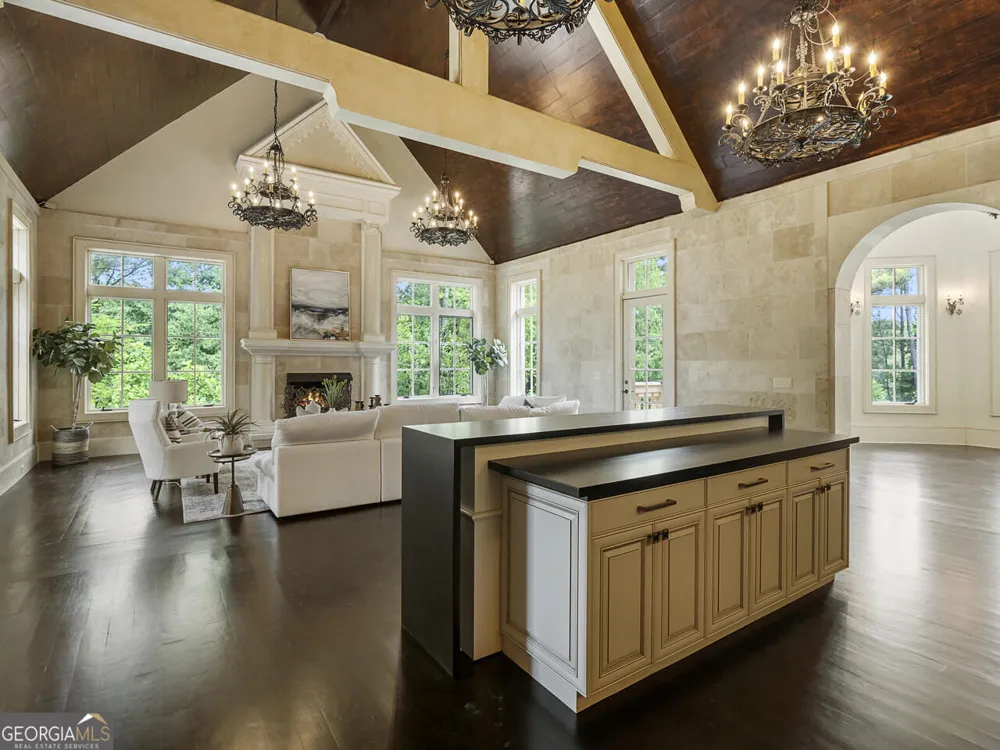 6420 Riverside DR NW Sandy Springs, GA 30328