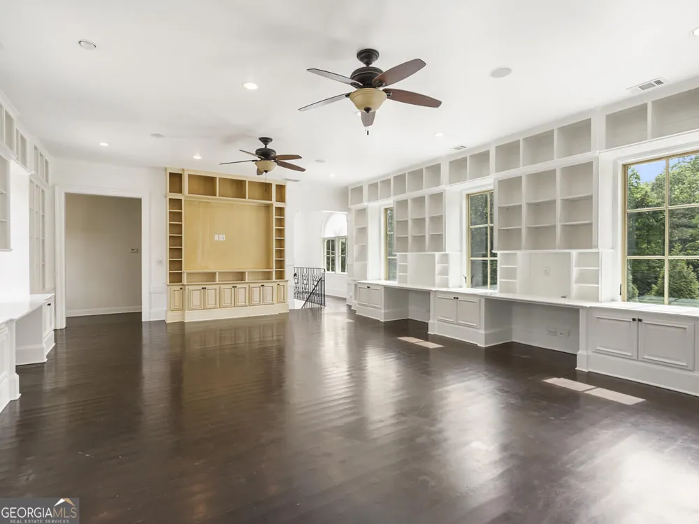 6420 Riverside DR NW Sandy Springs, GA 30328
