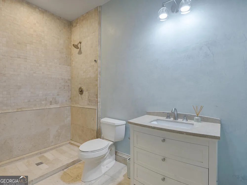 6420 Riverside DR NW Sandy Springs, GA 30328