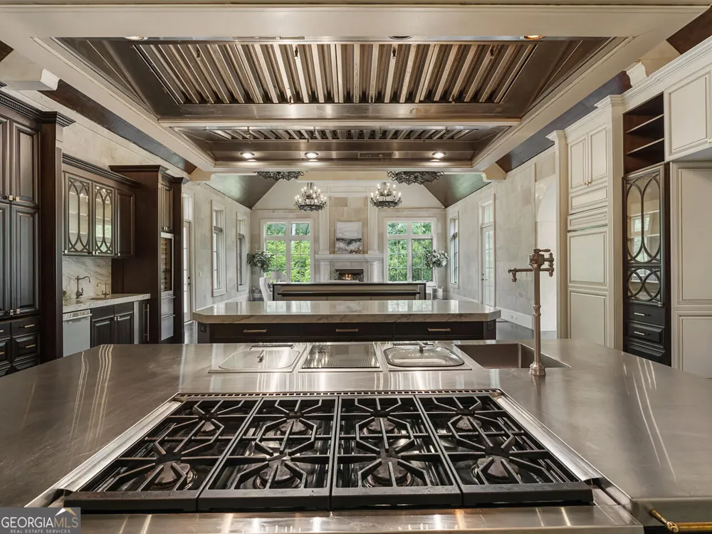 6420 Riverside DR NW Sandy Springs, GA 30328