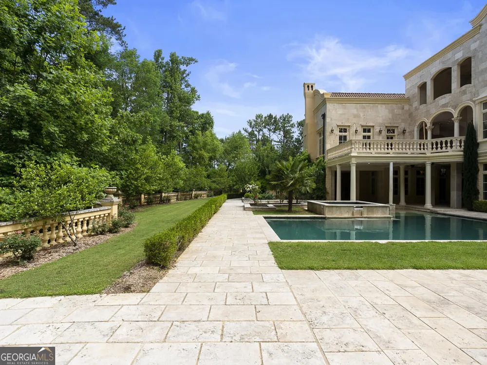 6420 Riverside DR NW Sandy Springs, GA 30328