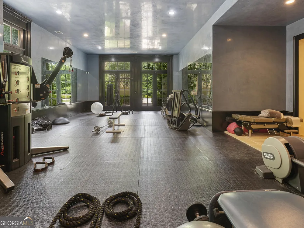 6420 Riverside DR NW Sandy Springs, GA 30328