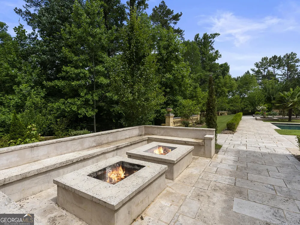 6420 Riverside DR NW Sandy Springs, GA 30328