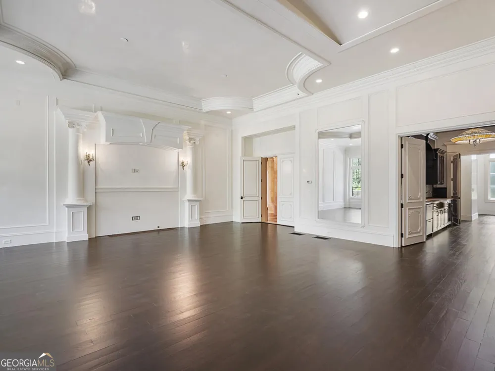 6420 Riverside DR NW Sandy Springs, GA 30328
