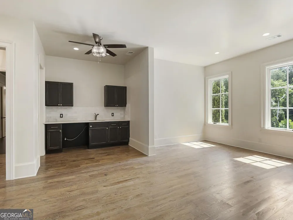 6420 Riverside DR NW Sandy Springs, GA 30328