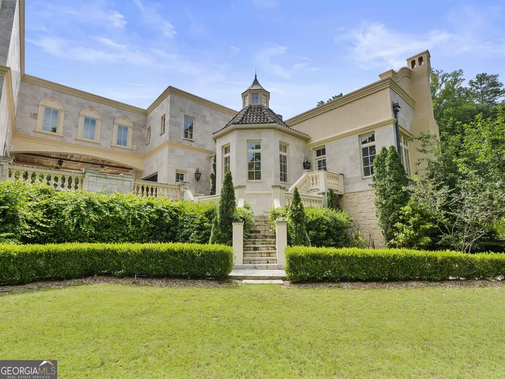 6420 Riverside DR NW Sandy Springs, GA 30328