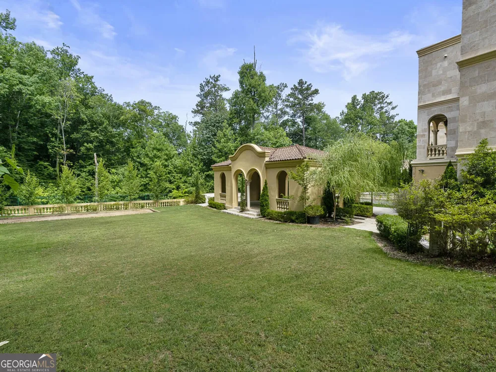 6420 Riverside DR NW Sandy Springs, GA 30328