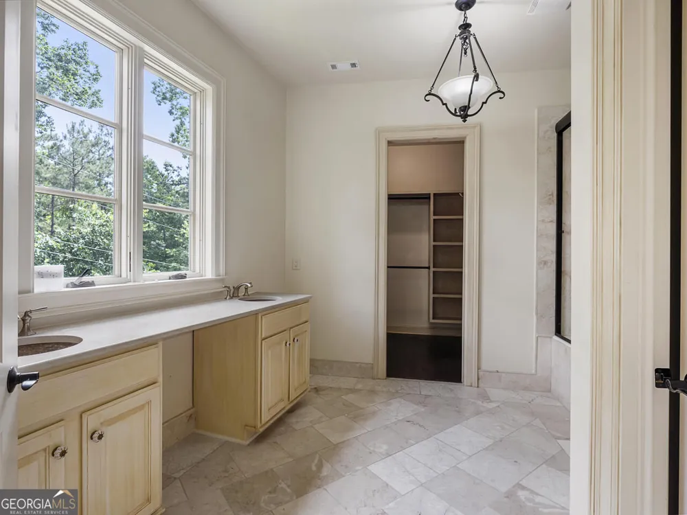 6420 Riverside DR NW Sandy Springs, GA 30328