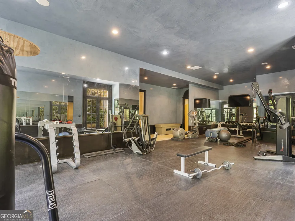 6420 Riverside DR NW Sandy Springs, GA 30328