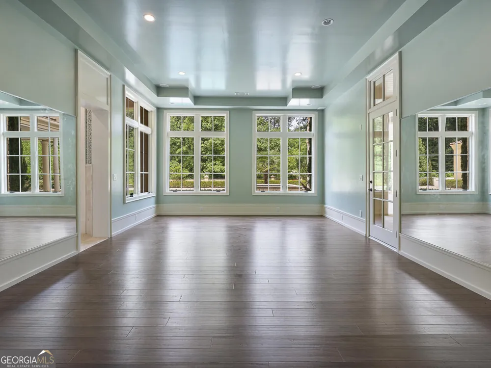 6420 Riverside DR NW Sandy Springs, GA 30328