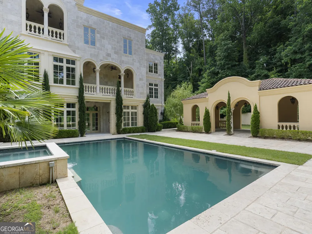6420 Riverside DR NW Sandy Springs, GA 30328