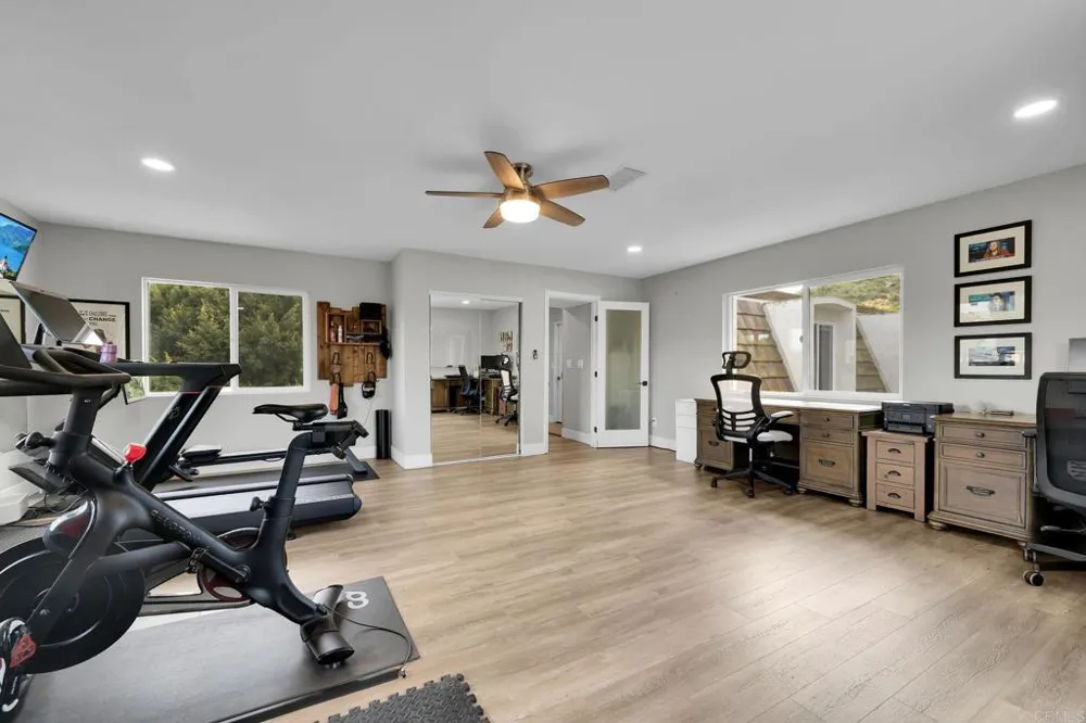 291 Surrey Place Bonita, CA 91902