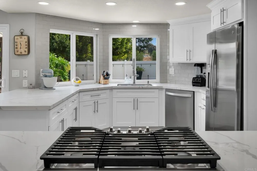 291 Surrey Place Bonita, CA 91902