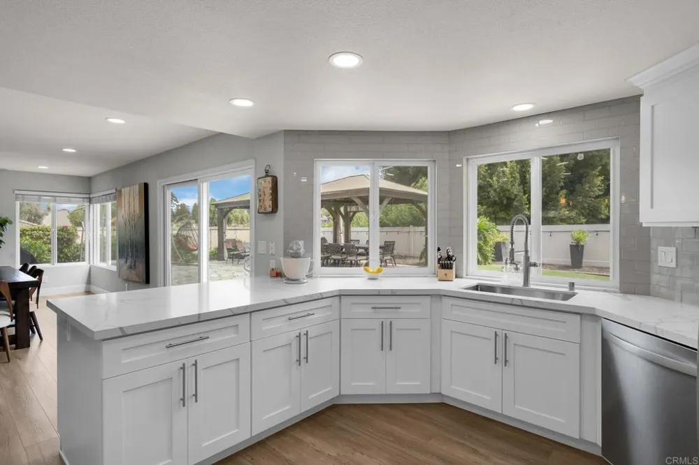 291 Surrey Place Bonita, CA 91902