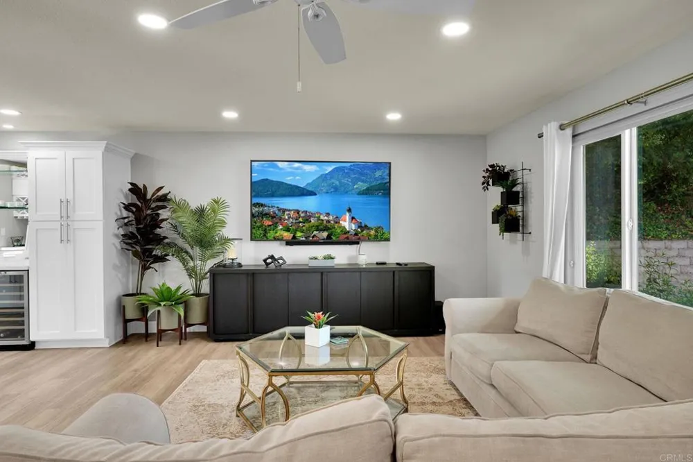 291 Surrey Place Bonita, CA 91902