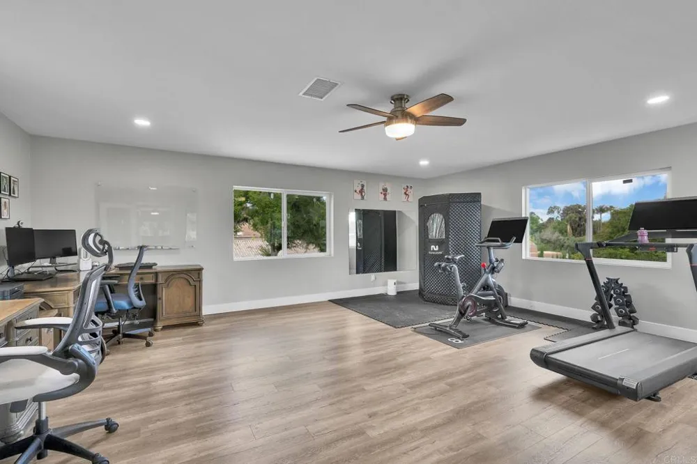291 Surrey Place Bonita, CA 91902