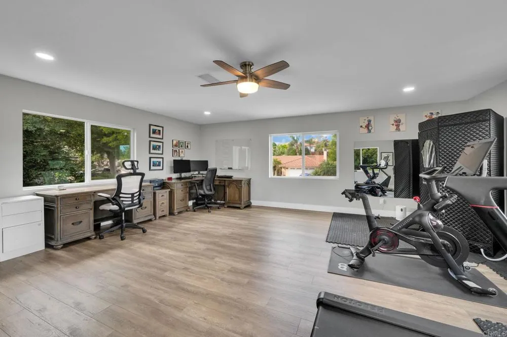 291 Surrey Place Bonita, CA 91902